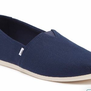Authentic NIB Toms slip on/flats